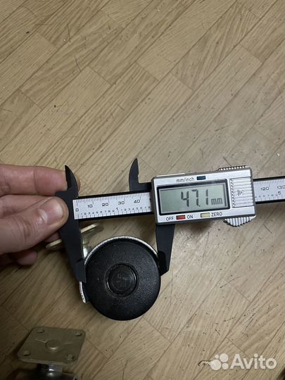 Мебельное колесо поворотное