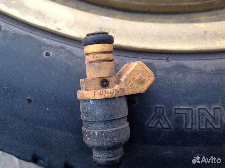 Форсунка топливная Киа Рио 1