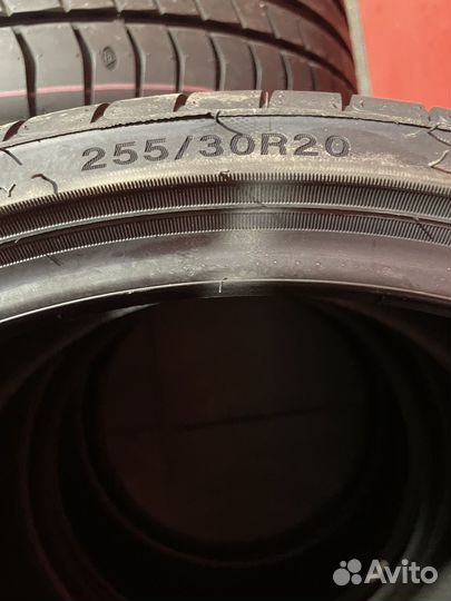 Triangle EffeXSport TH202 255/30 R20 92Y