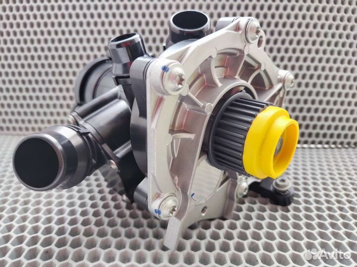 Корпус термостата с помпой VAG Gen 3 INA