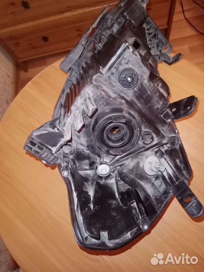 Фара правая передняя Nissan tiida