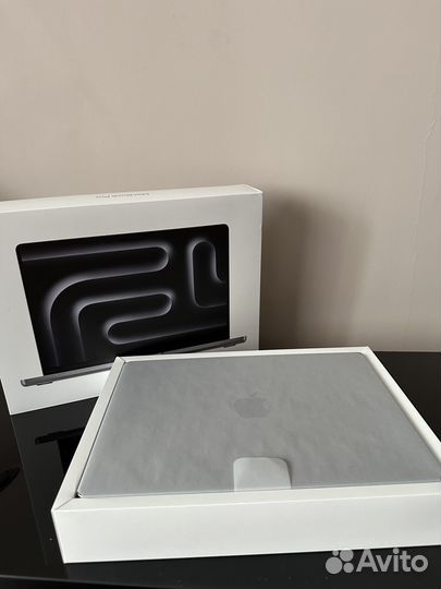 Apple MacBook Pro 14 2023, 512 гб, M3 RAM 8 4 цикл