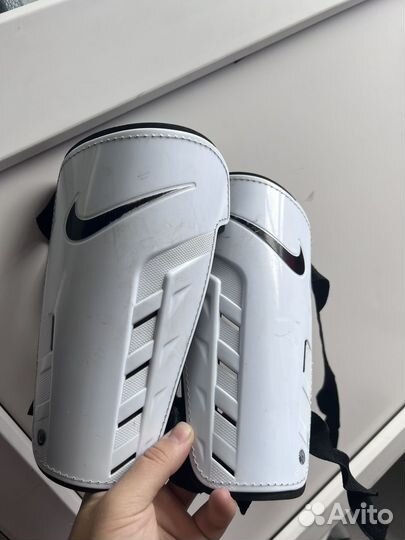 Щитки футбольные nike