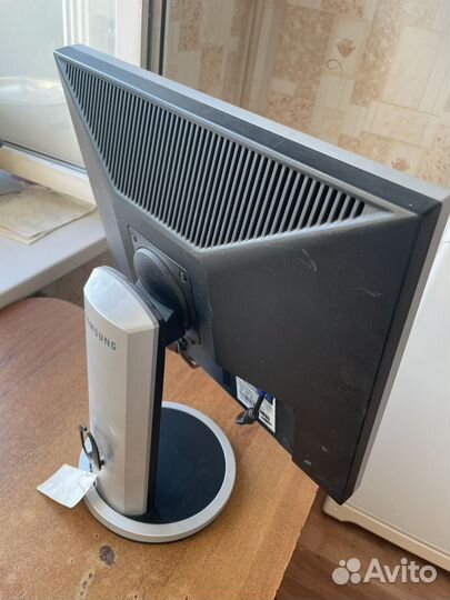 Монитор Samsung 19