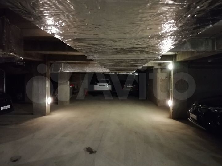 Машиноместо, 30 м²