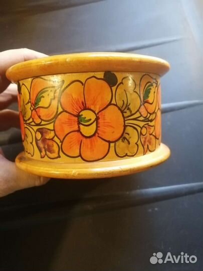 Деревянная шкатулка