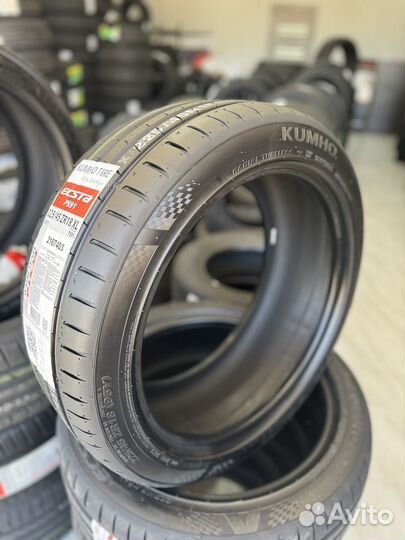 Kumho Ecsta PS91 225/45 R18 и 245/40 R18 98Y