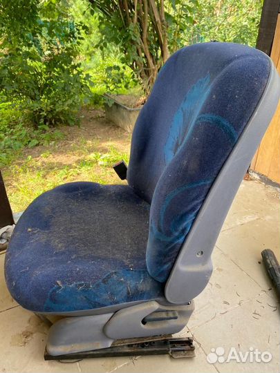 Передние сиденья twingo