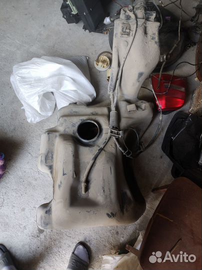Бензобак и бензонасос на Ауди А4 б5