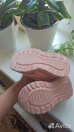 Кроссовки детские розовые 25 размер