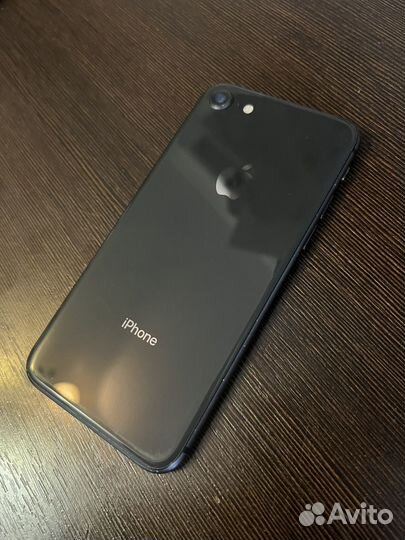 iPhone 8, 64 ГБ