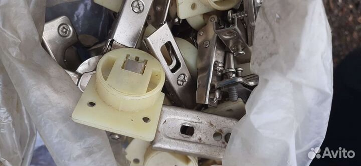 Мебельная фурнитура