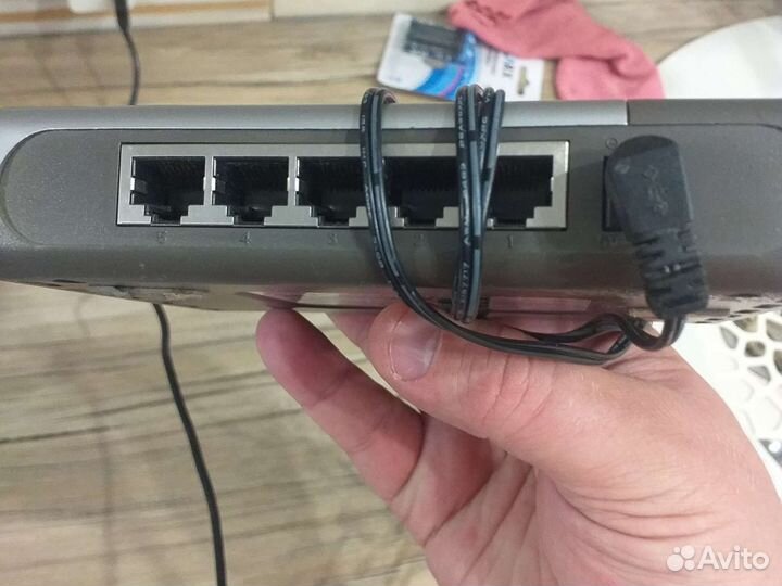 Комутатор des 1005d