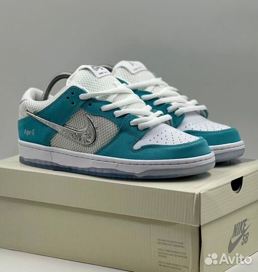 Кроссовки женские Nike SB Dunk Low