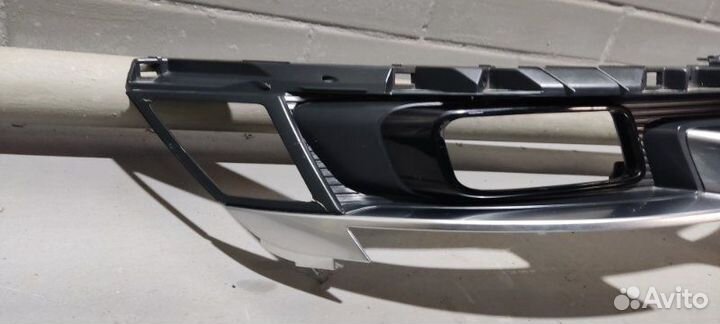 Накладка на фару передняя правая Kia Carnival 4