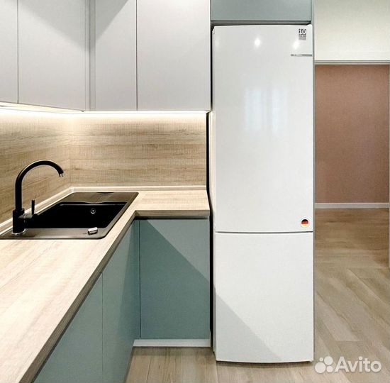 Кухонный гарнитур в стиле минимализм