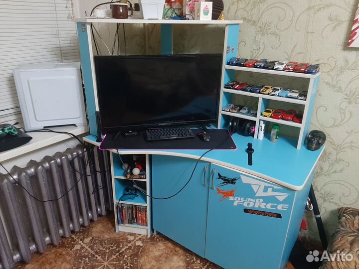 Продам стол