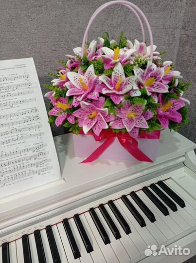 Букет лилий из мыла