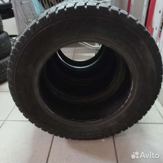 Hankook Winter I'Pike LV RW15 195/65 R15 81T