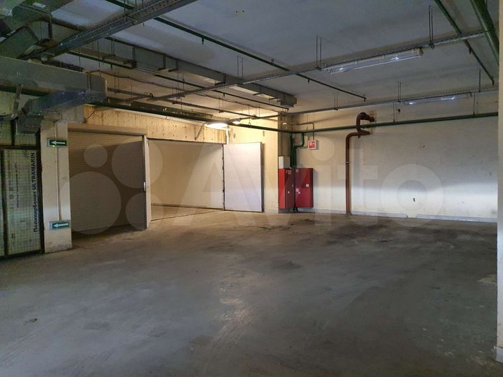 Гараж, > 30 м²