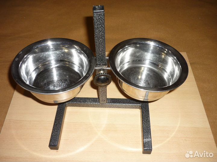 Миски на подставке для собак и кошек