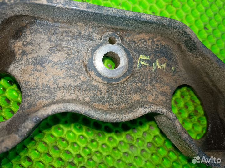 Кронштейн правой подушки двигателя Ford Mondeo 2