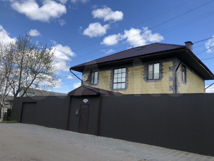 Дом 220 м² на участке 6 сот.