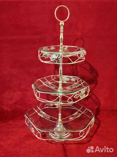 Конфетница трехярусная