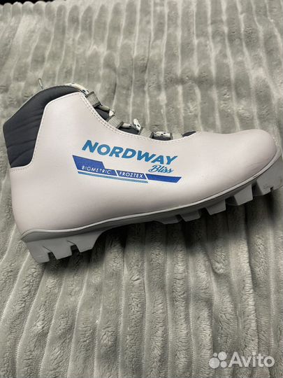 Лыжные ботинки