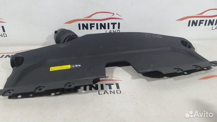 Воздуховод центральный над радиаторами Infiniti