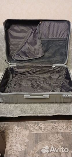 Чемодан размер L бу