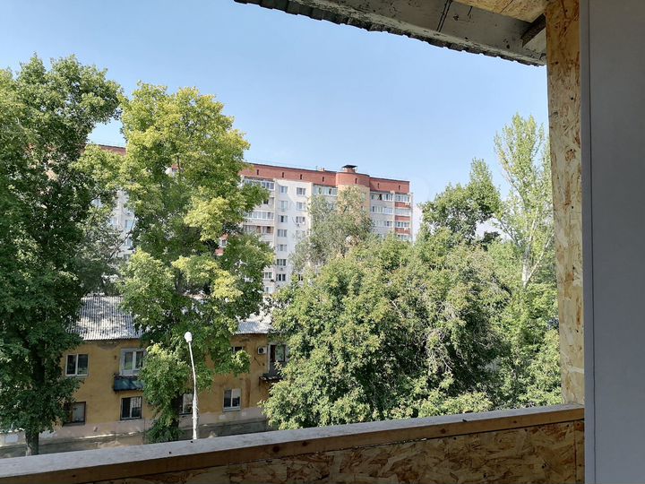 Комната 19 м² в 3-к., 4/4 эт.