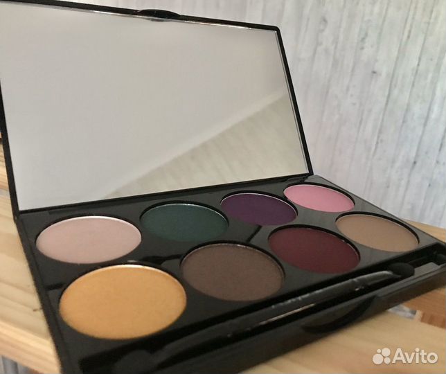 Новая голографическая палетка теней Holo Galactic