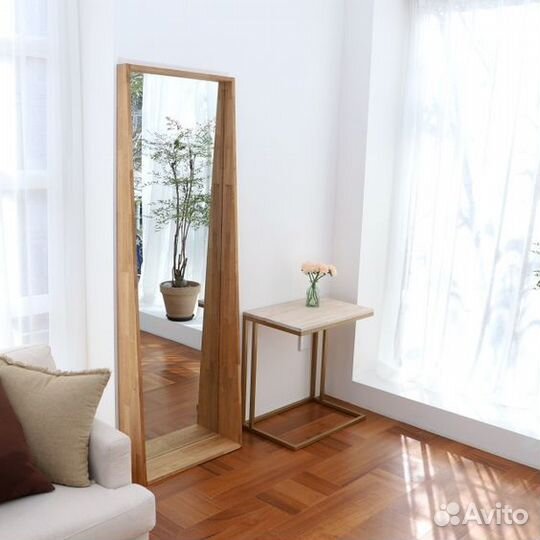 Зеркало напольное в деревянной раме