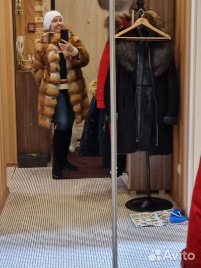 Шуба женская натуральная с капюшоном лиса рыжая