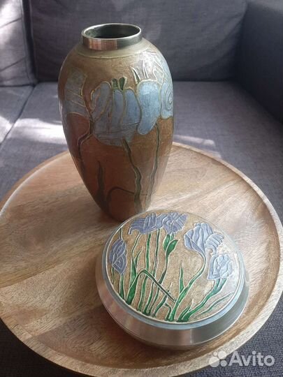 Ваза и шкатулка Ирисы Клуазоне