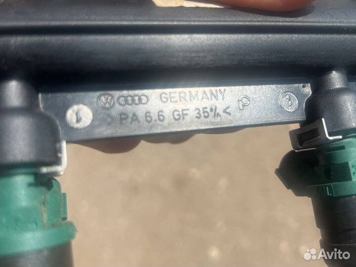 Топливная рампа VAG 1.6 AVU BFQ 06A133317A