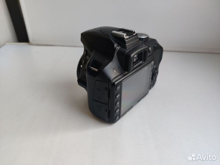 Зеркальный фотоаппарат Nikon D3300 с объективом