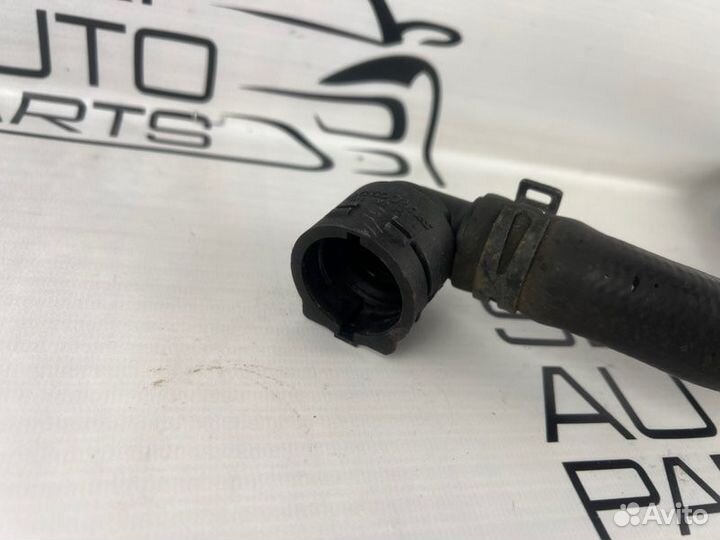 Патрубок системы охлождения Volkswagen Passat B6