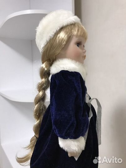 Кукла фарфоровая коллекционная