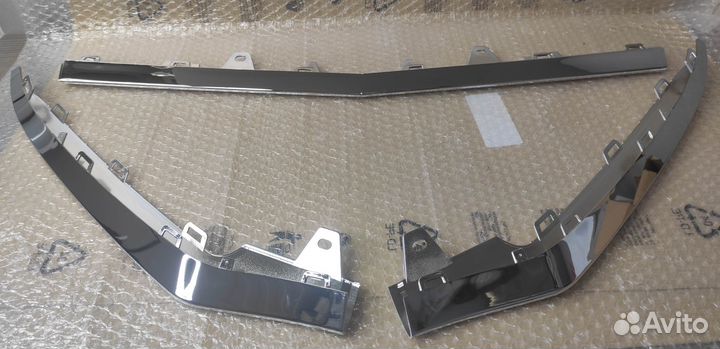 Спойлер бампера хром w212