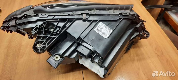 Фара левая Mercedes W205 дорест