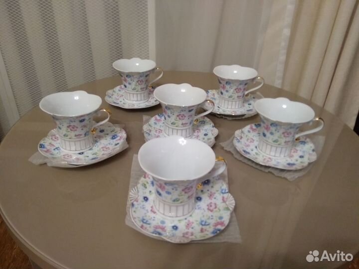 Чайно-кофейный сервиз, салатники-пиаллы новый