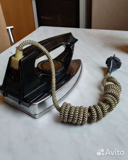 Утюг старинный