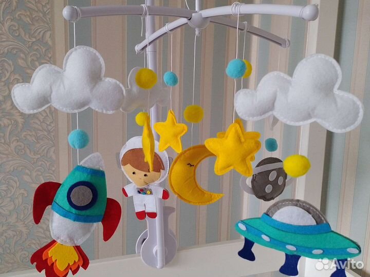 Новый мобиль на детскую кроватку из фетра