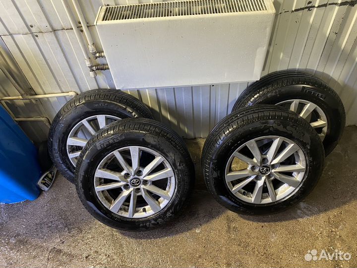 Колеса Toyota Camry R16 (на резине Pirelli P7)