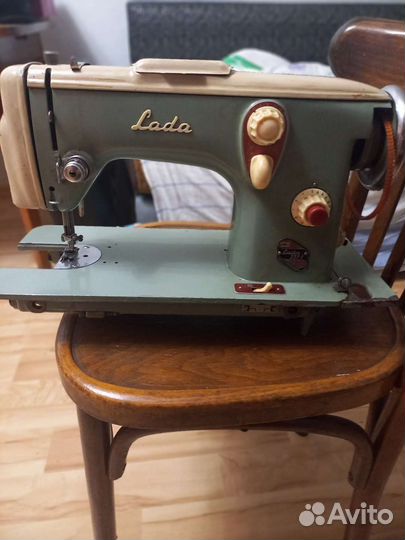 Швейная машина