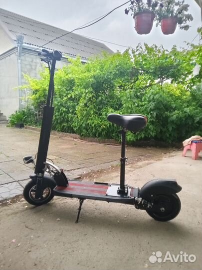 Электросамокат с сиденьем