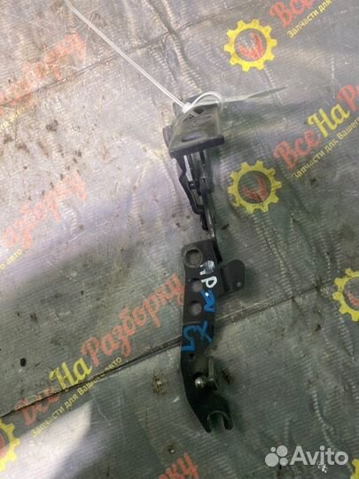 Петли капота правая Bmw X5