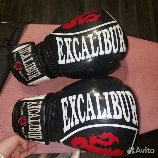 Боксерские перчатки